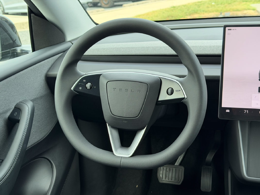 Used 2026 Tesla Model Y Long Range AWD/4WD image 23