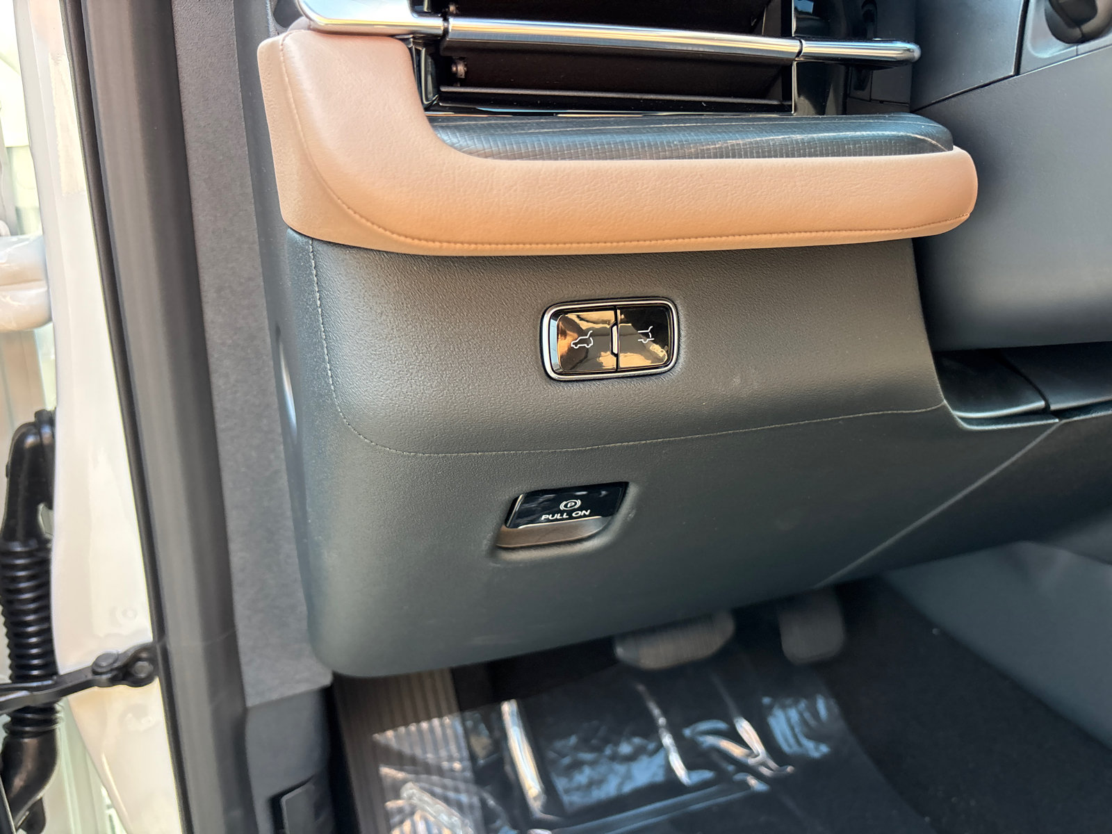 New 2027 Lincoln Navigator Black Label AWD/4WD image 13