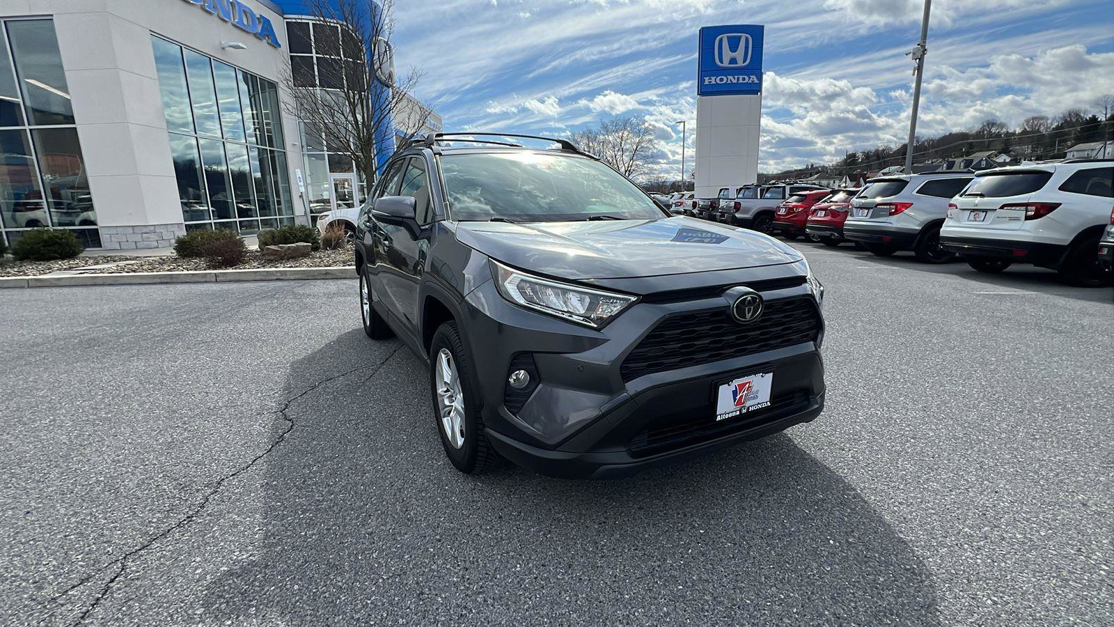 Used 2019 Toyota RAV4 XLE w/ Convenience Package image 2