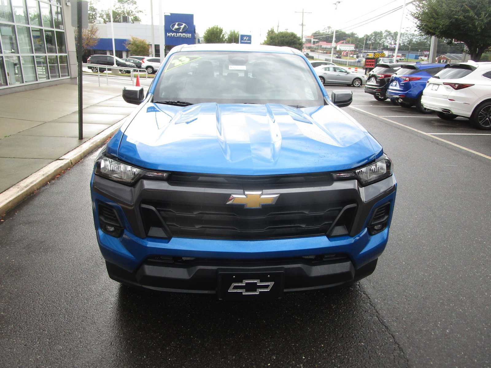 Used 2023 Chevrolet Colorado LT w/ LT Convenience Package II RWD image 3