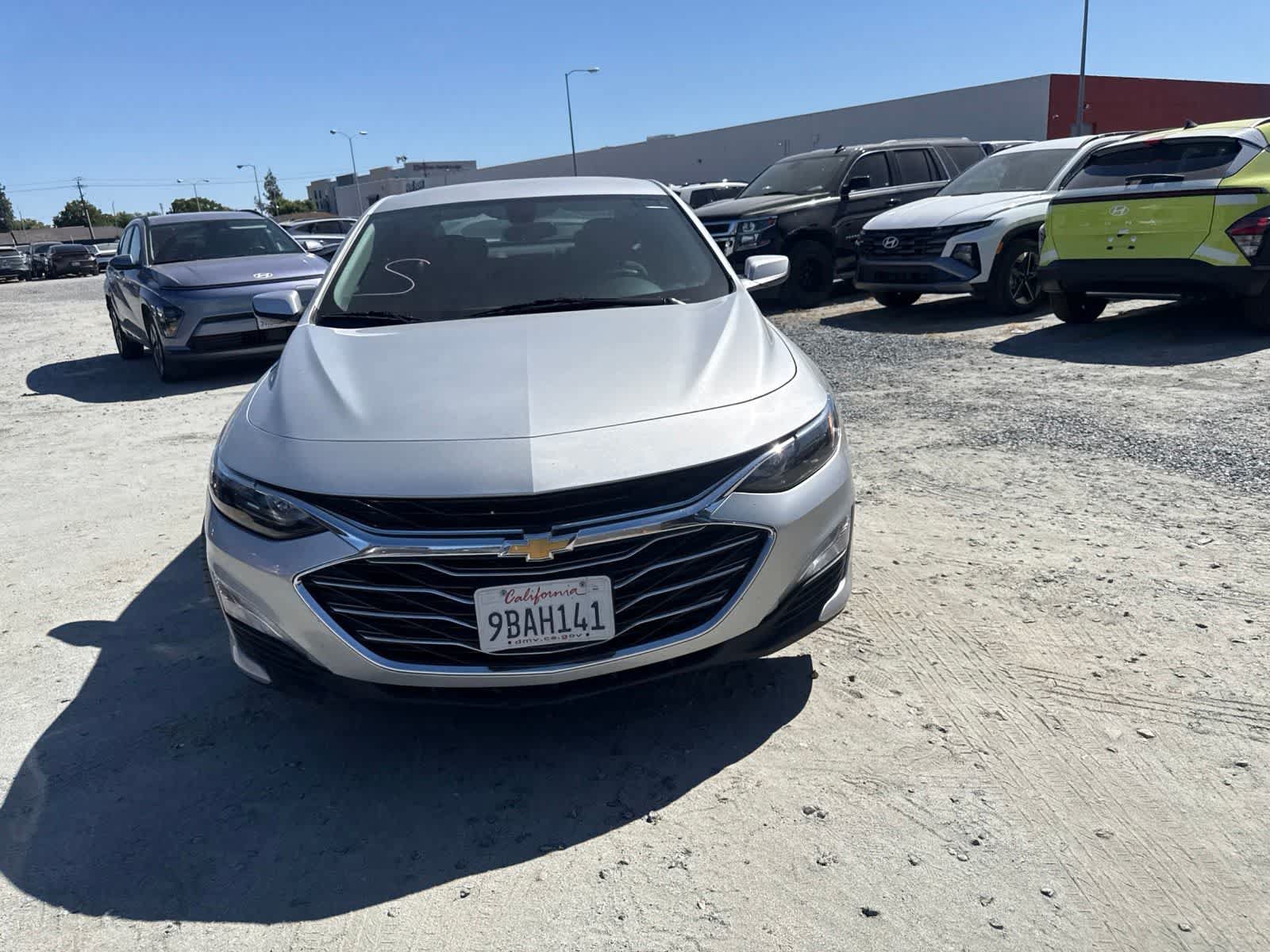Used 2022 Chevrolet Malibu LT FWD image 2