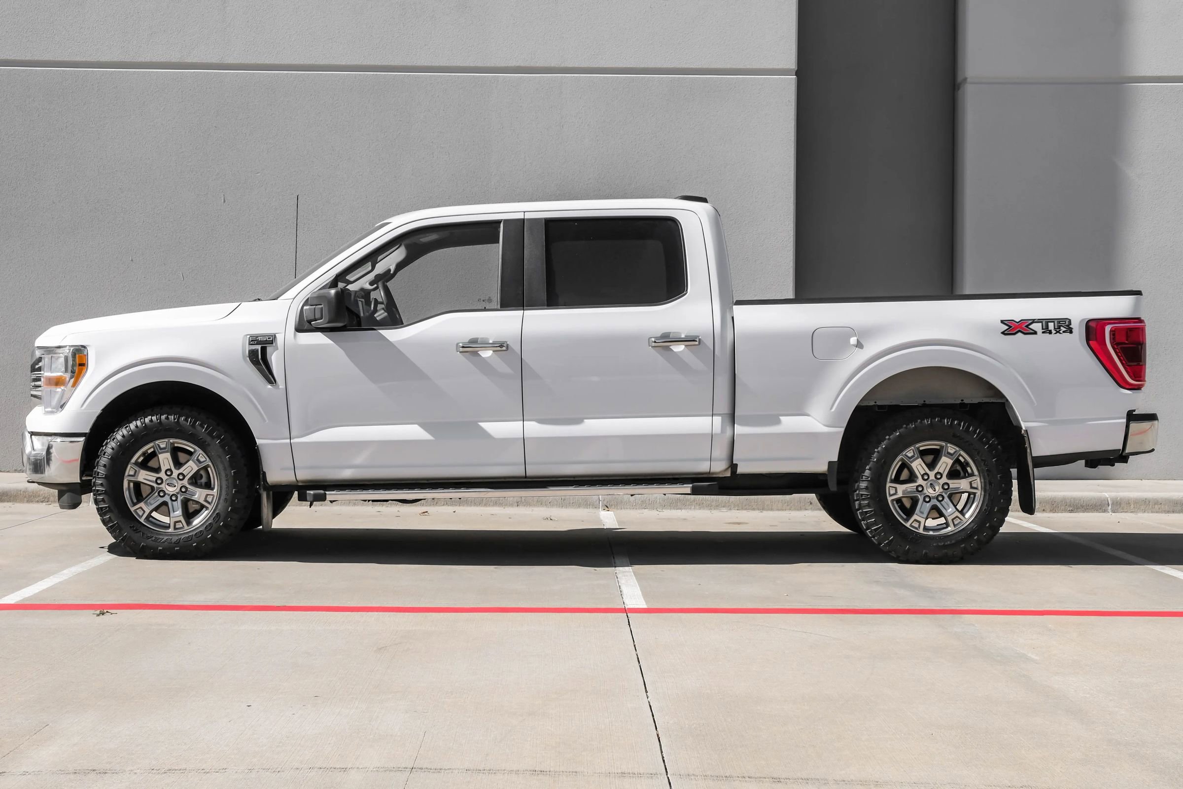 Used 2019 Ford F150 XLT w/ Equipment Group 302A Luxury image 6