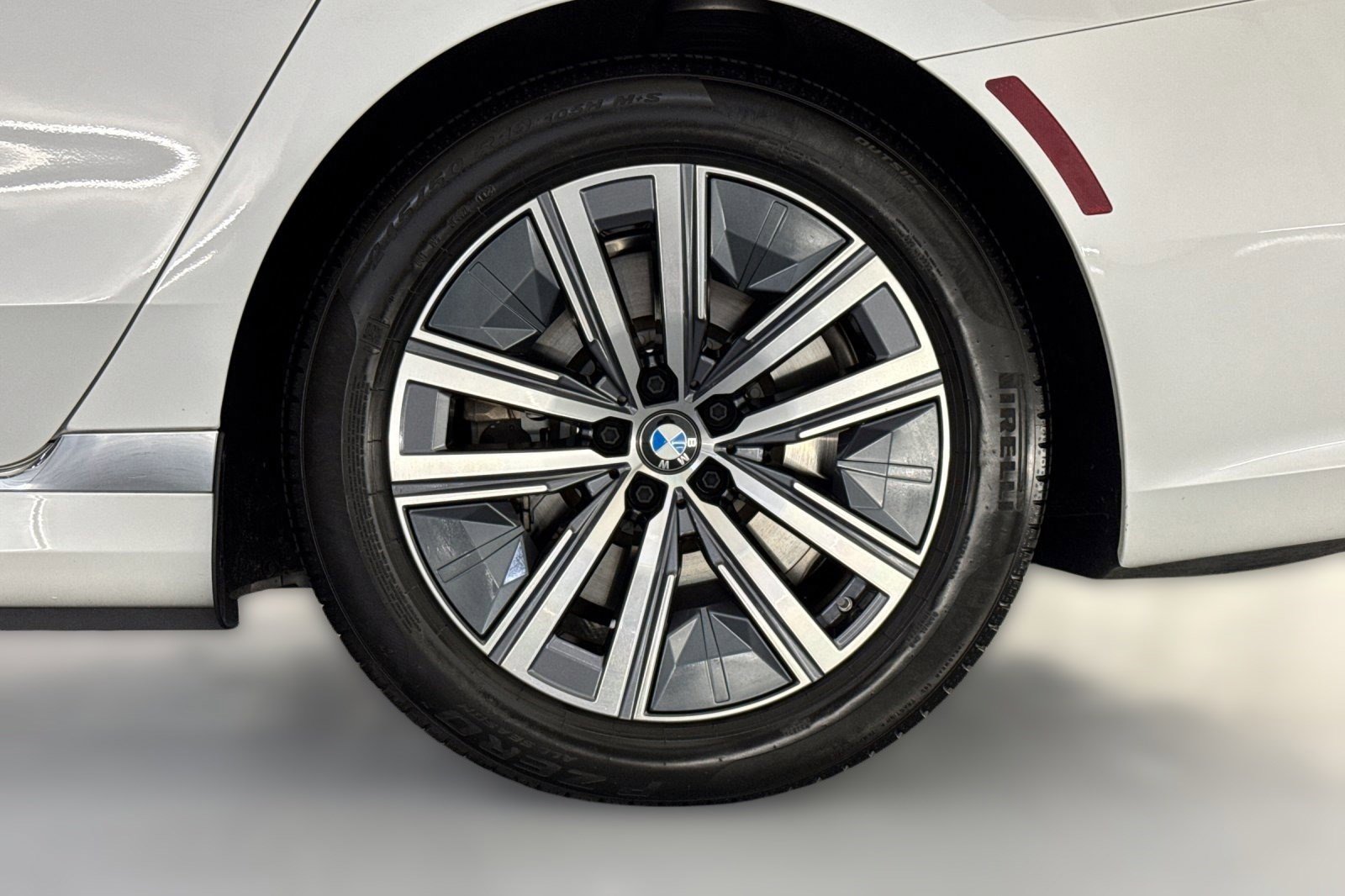 Used 2023 BMW i7 xDrive60 image 11