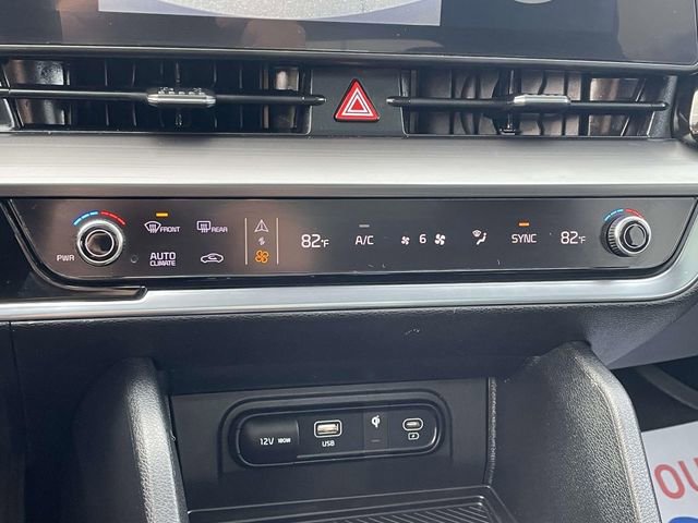 Used 2025 Kia Sportage EX w/ Premium Package image 29