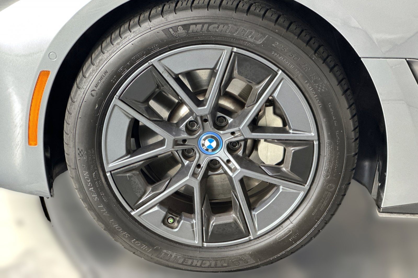 Used 2023 BMW i4 eDrive40 w/ Premium Package RWD image 13