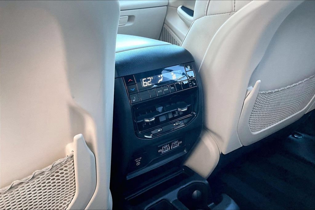 Used 2025 Jeep Grand Cherokee L Limited RWD image 33