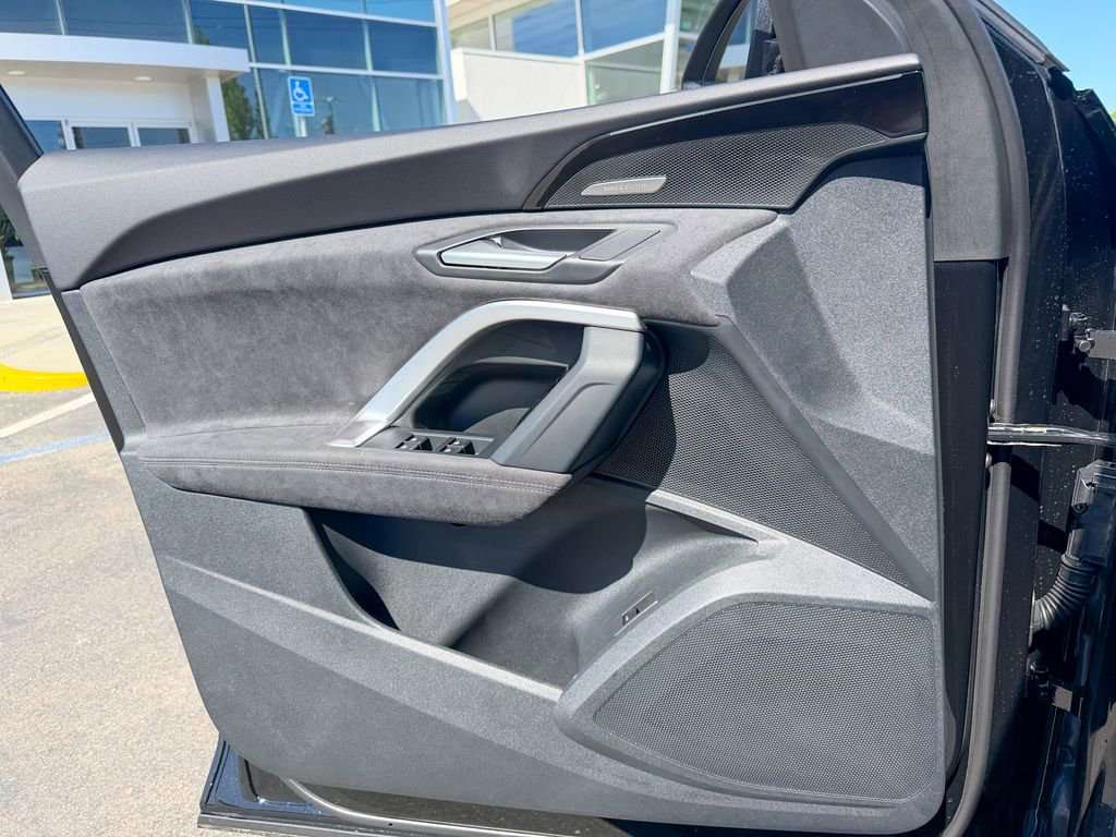 New 2025 Audi SQ5 Prestige image 13