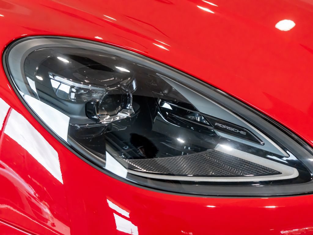 Certified 2025 Porsche Macan GTS AWD/4WD image 35