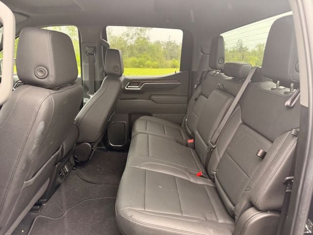 Used 2026 GMC Sierra 1500 SLT AWD/4WD image 16