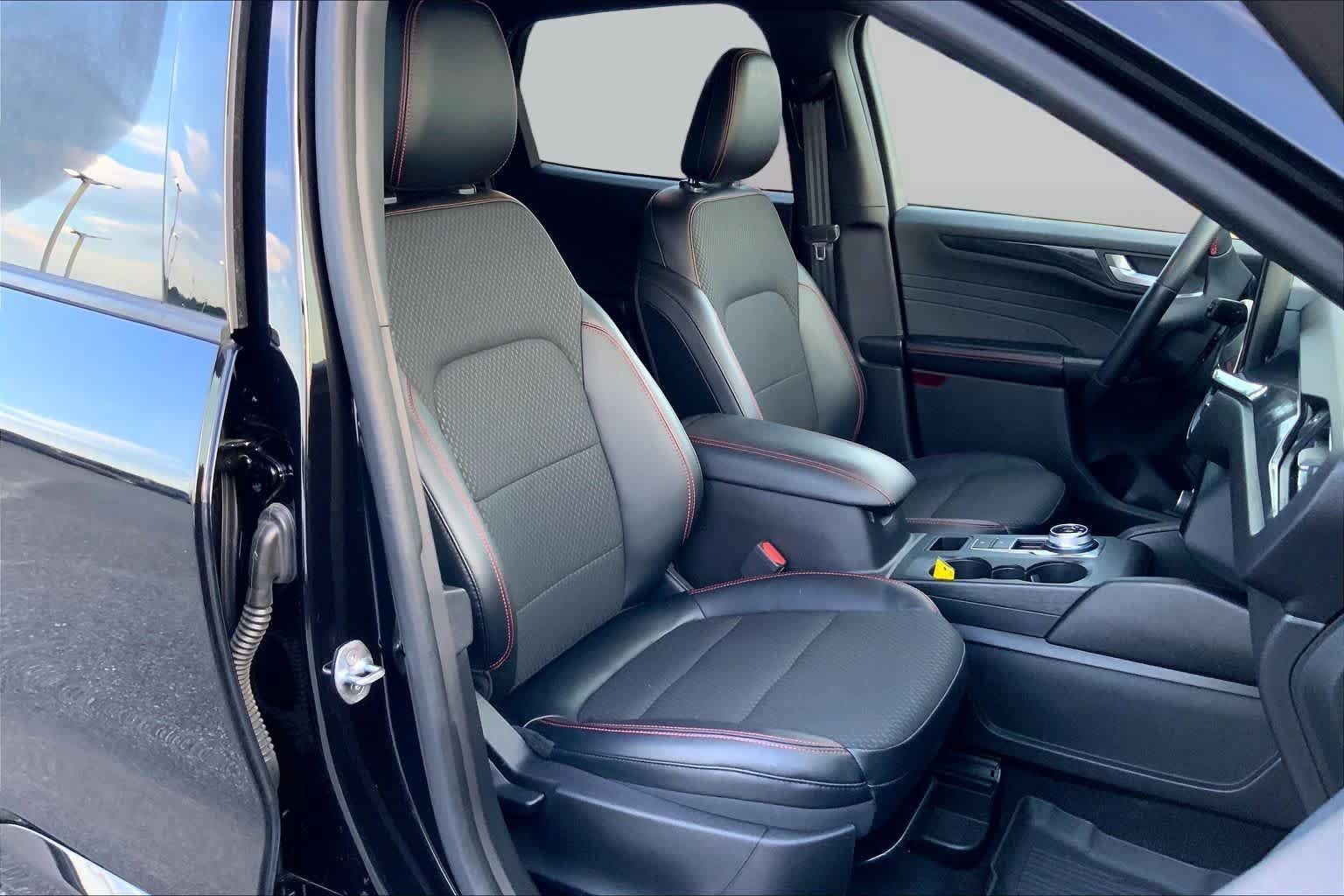 Used 2023 Ford Escape ST-Line w/ Tech Pack #1 FWD image 8