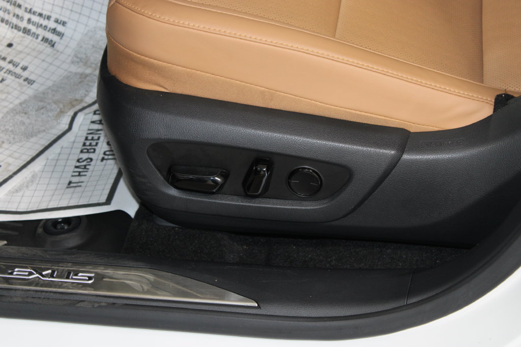 Used 2025 Lexus RX 350 Premium w/ Accessory Package (Z1) FWD image 19