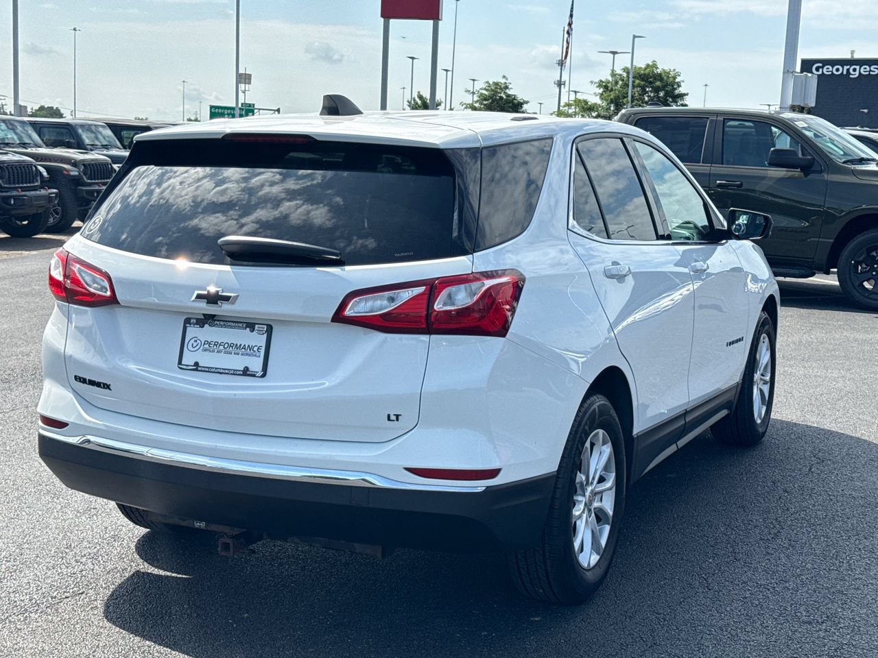 Used 2019 Chevrolet Equinox LT w/ LPO, Blackout Package FWD image 3