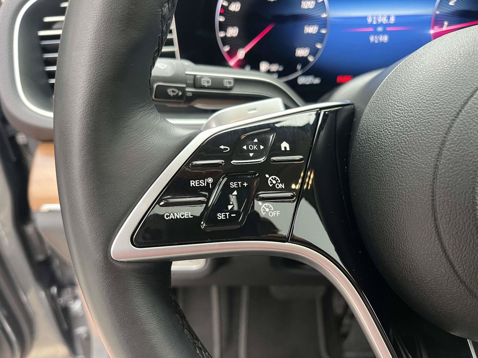 Certified 2025 Mercedes-Benz GLE 350 4MATIC image 23