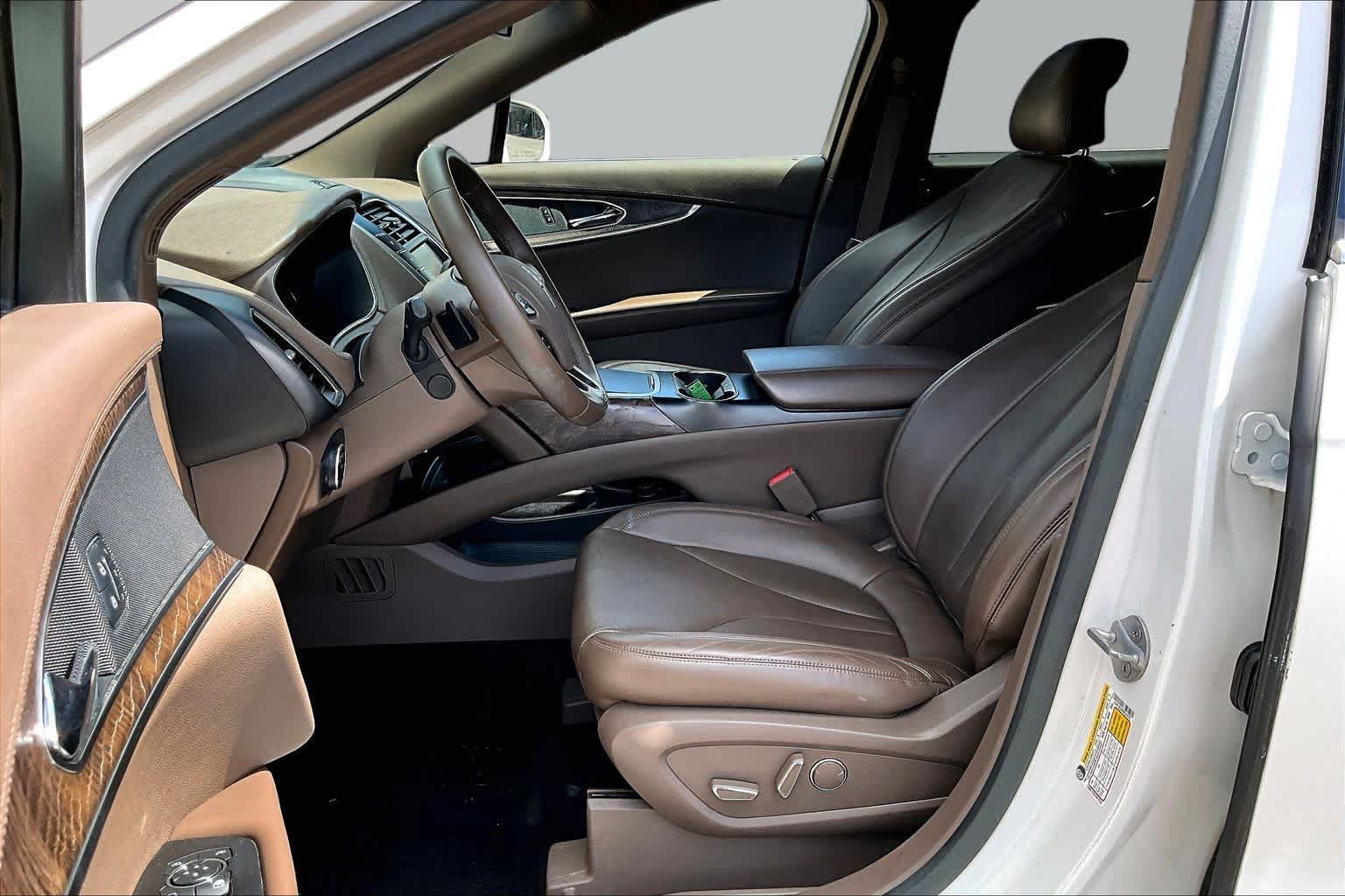 Used 2016 Lincoln MKX Reserve FWD image 8