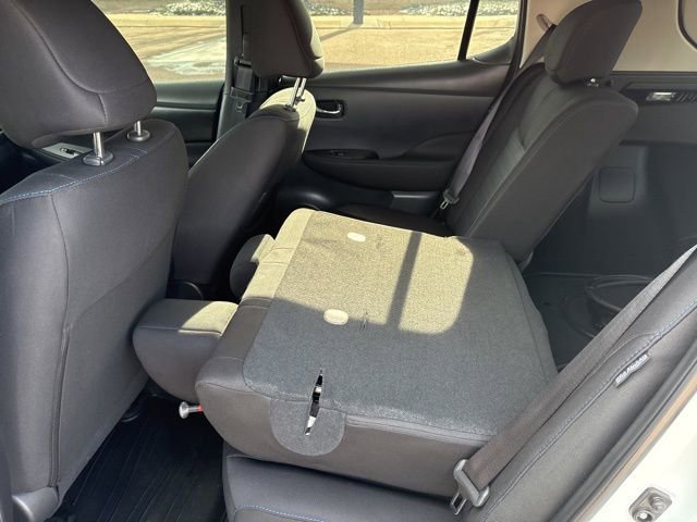 Used 2025 Nissan Leaf S image 29