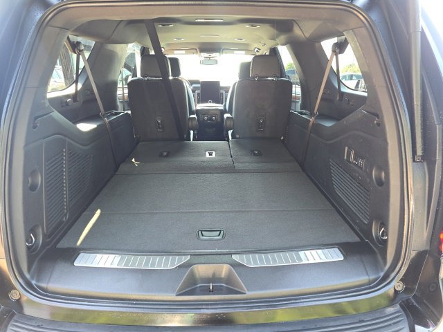 Used 2025 GMC Yukon XL Denali AWD/4WD image 17
