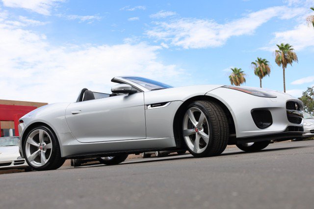Used 2019 Jaguar F-TYPE R-Dynamic RWD image 12