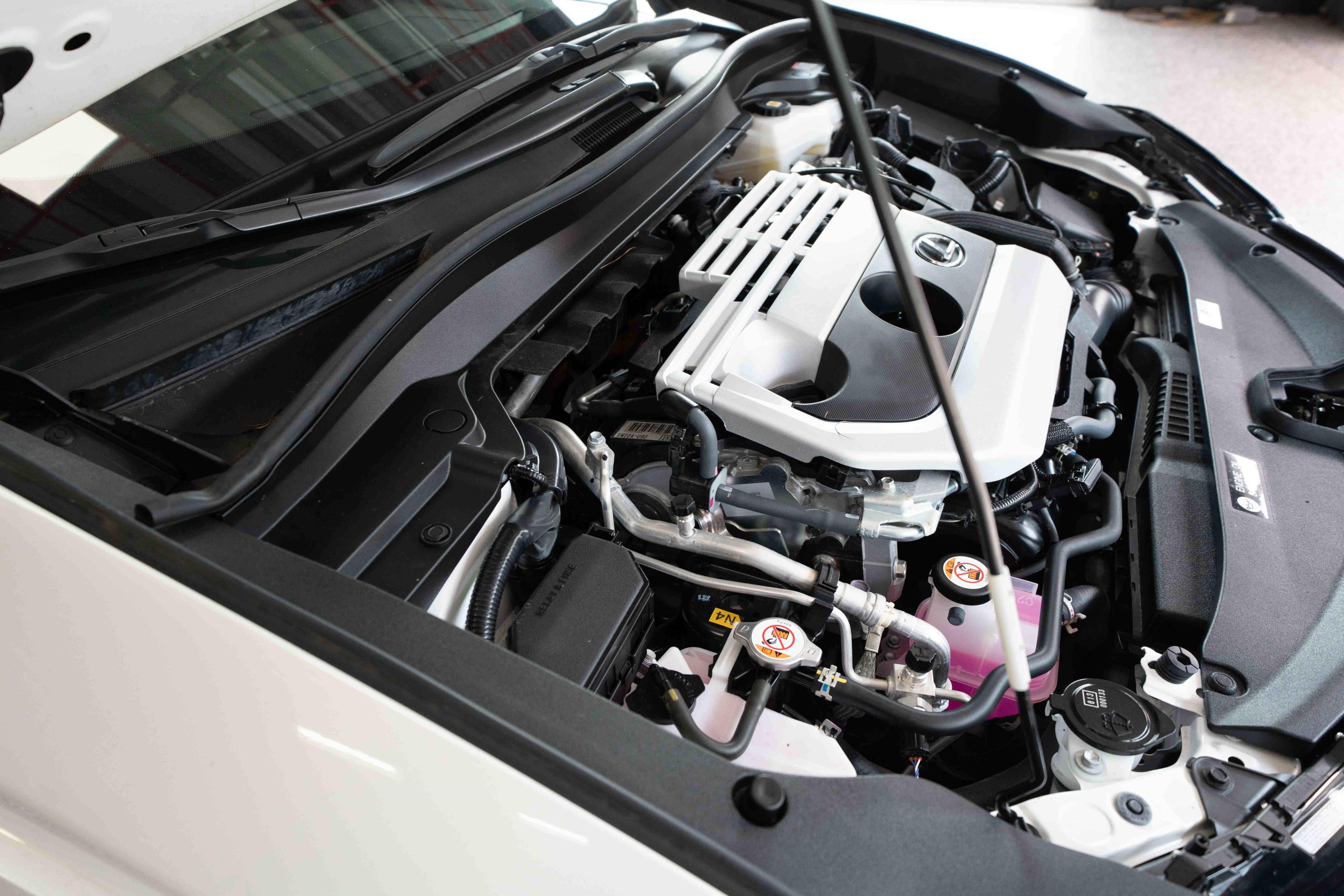 Used 2024 Lexus UX 250h AWD w/ Premium Package image 33