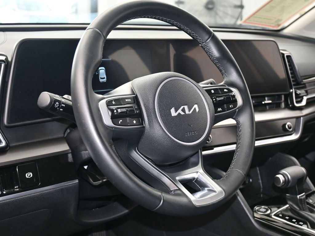 Used 2025 Kia Sportage EX image 14