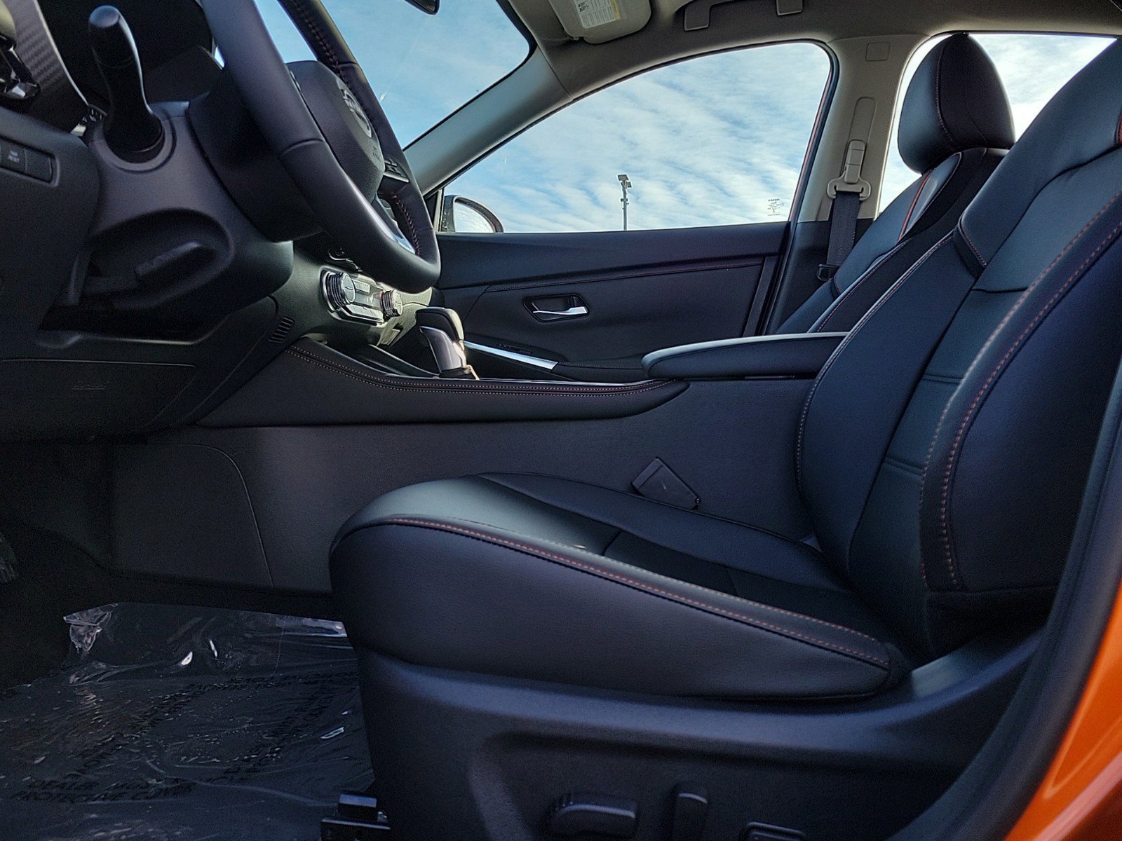 Used 2025 Nissan Sentra SR w/ SR Premium Package image 16