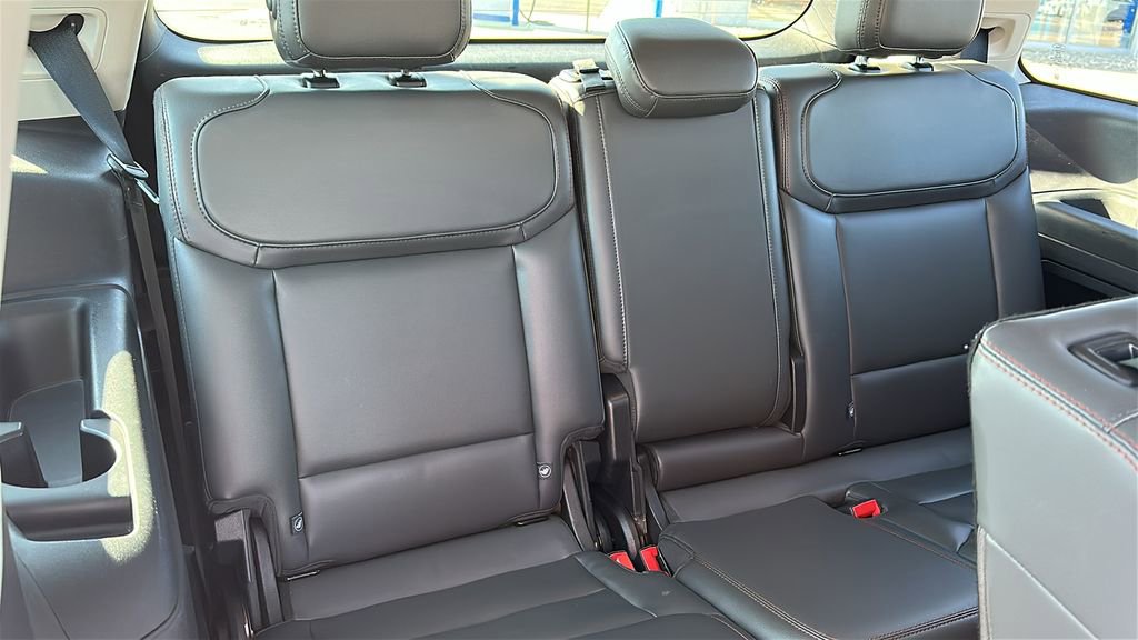 Used 2025 Ford Expedition Active AWD/4WD image 33