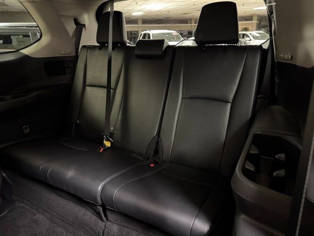 Used 2025 Toyota Grand Highlander AWD image 21