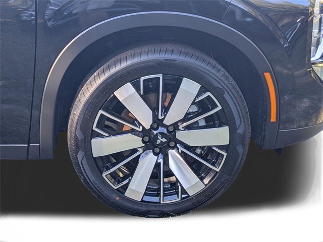New 2025 Mitsubishi Outlander SE image 11