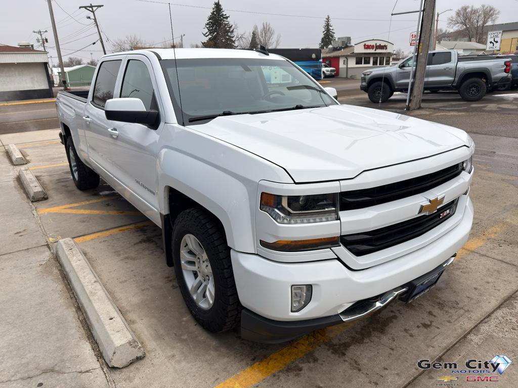 Used 2017 Chevrolet Silverado 1500 LT w/ All Star Edition AWD/4WD image 4