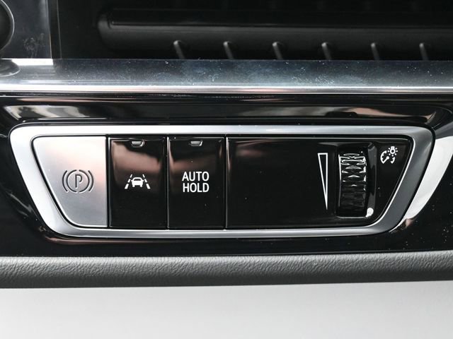 New 2025 Cadillac Lyriq Luxury w/ LPO, Red Accent Package image 14