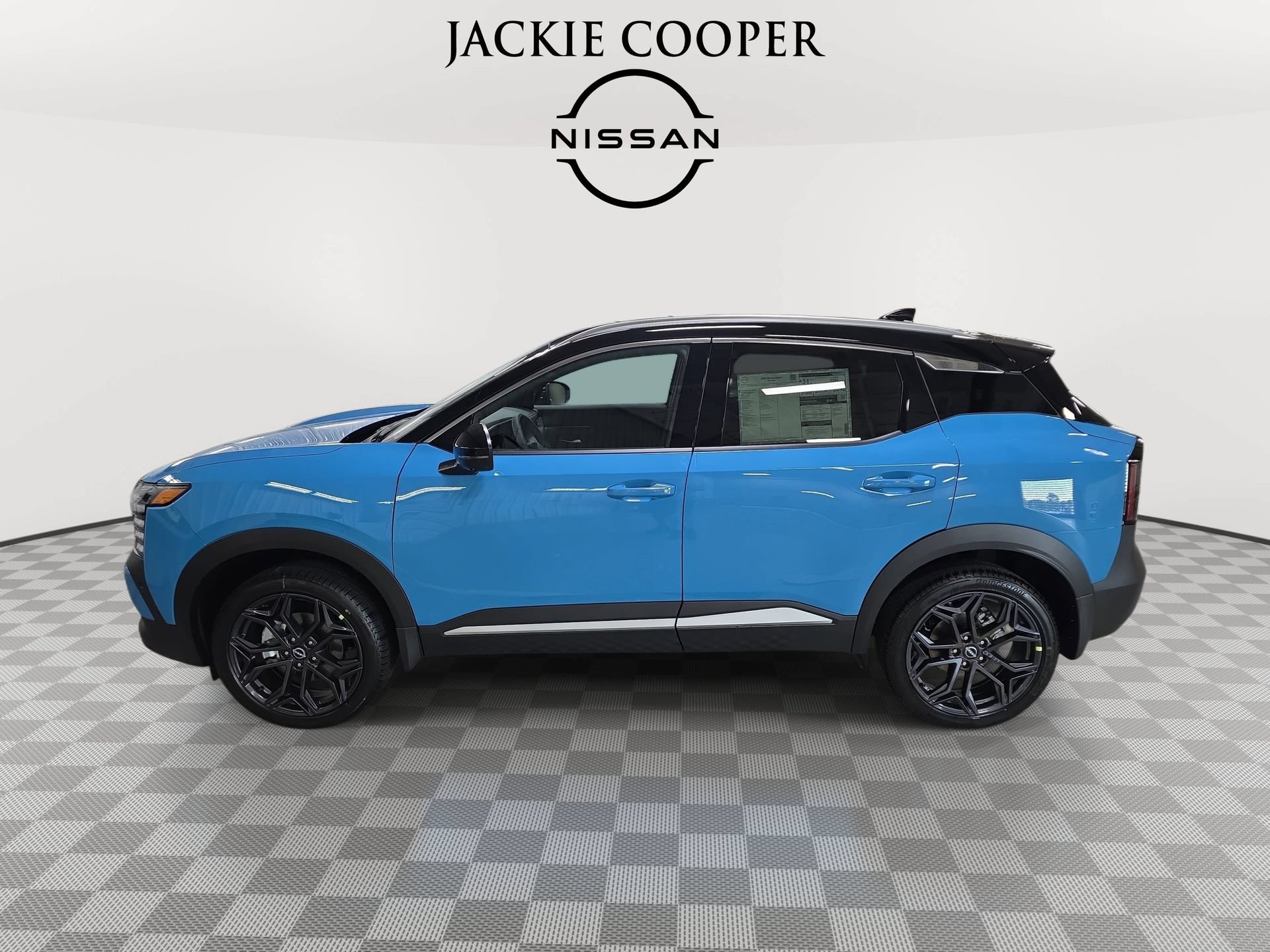 New 2026 Nissan Kicks SR FWD image 8