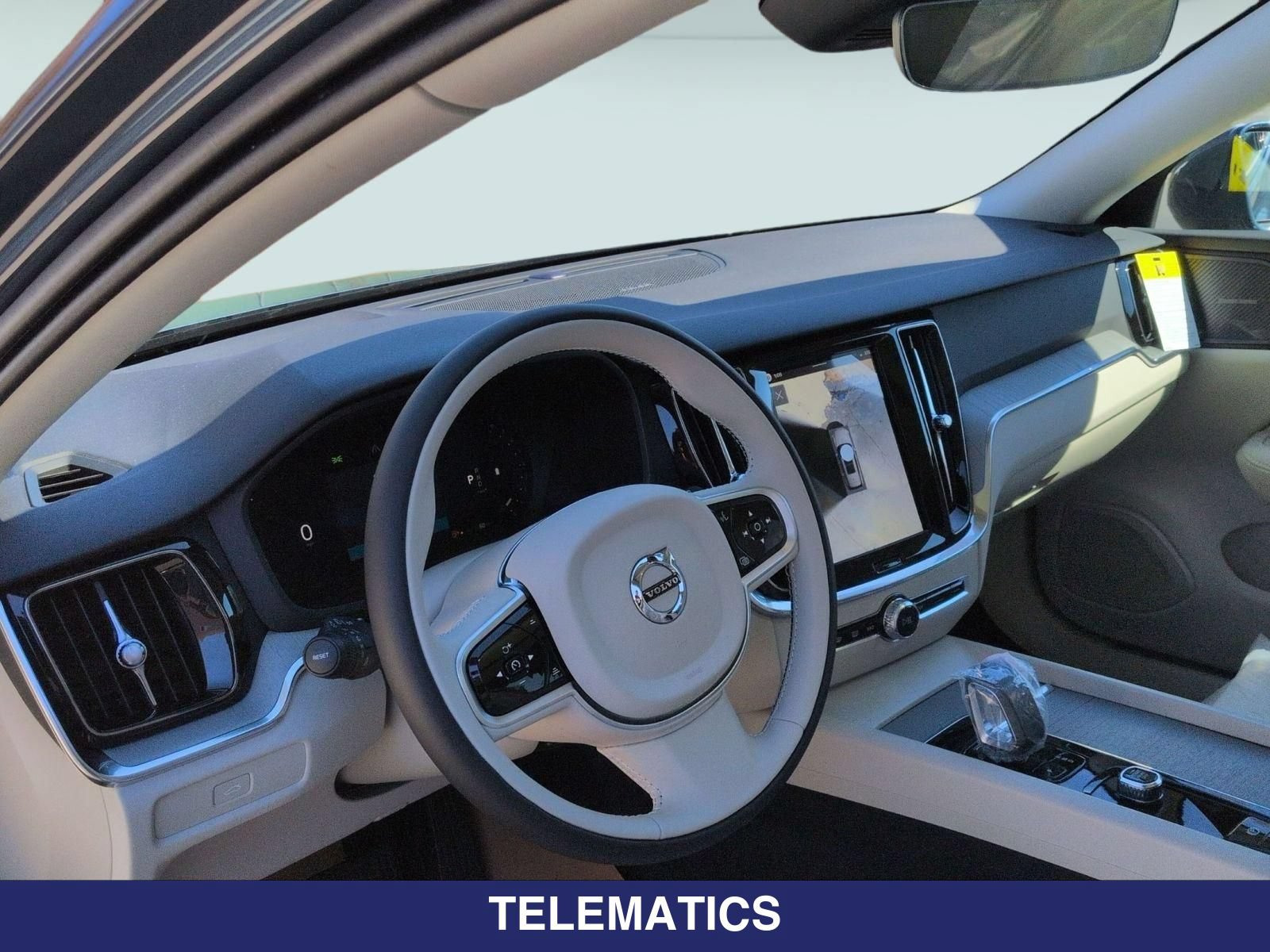 New 2026 Volvo V60 B5 Cross Country Plus w/ Protection Package Premier AWD/4WD image 10