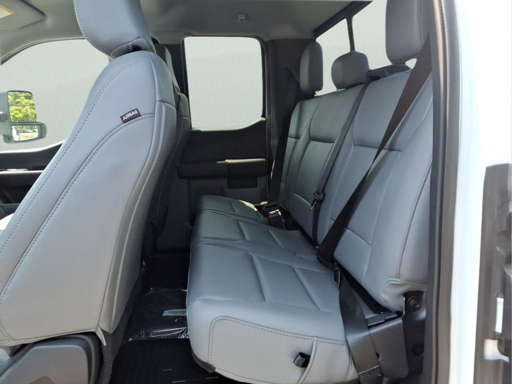 New 2026 Ford F550 4x4 Supercab Super Duty image 9
