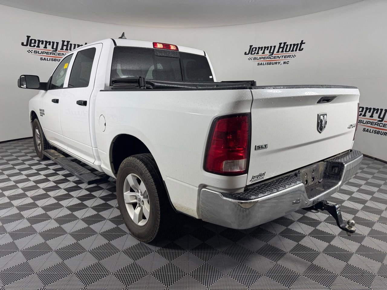 Used 2023 RAM 1500 Classic SLT w/ Trailer & Traction Group AWD/4WD image 9