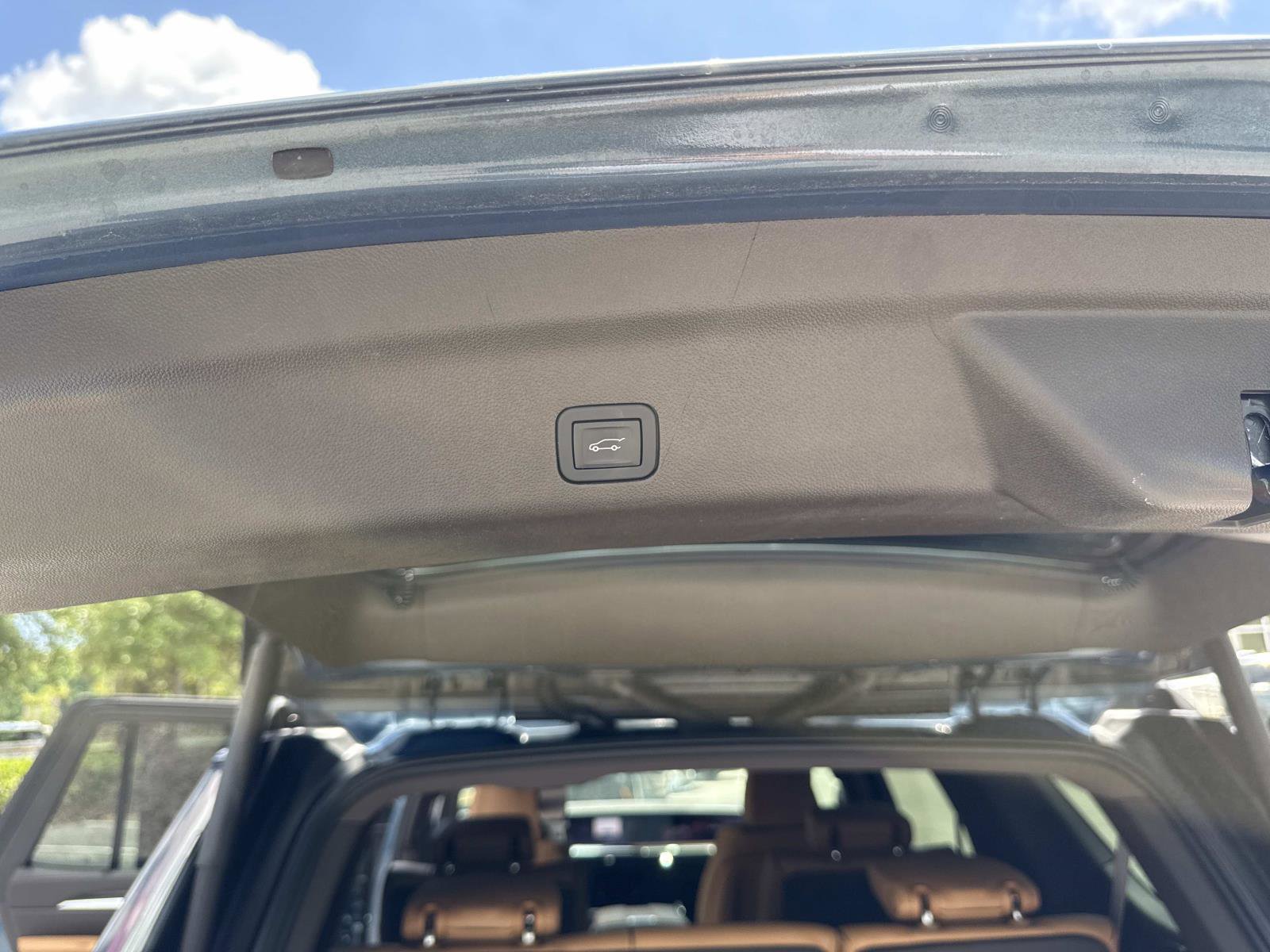 Certified 2025 Cadillac Escalade Premium Luxury w/ LPO, Floor Liner Package AWD/4WD image 12