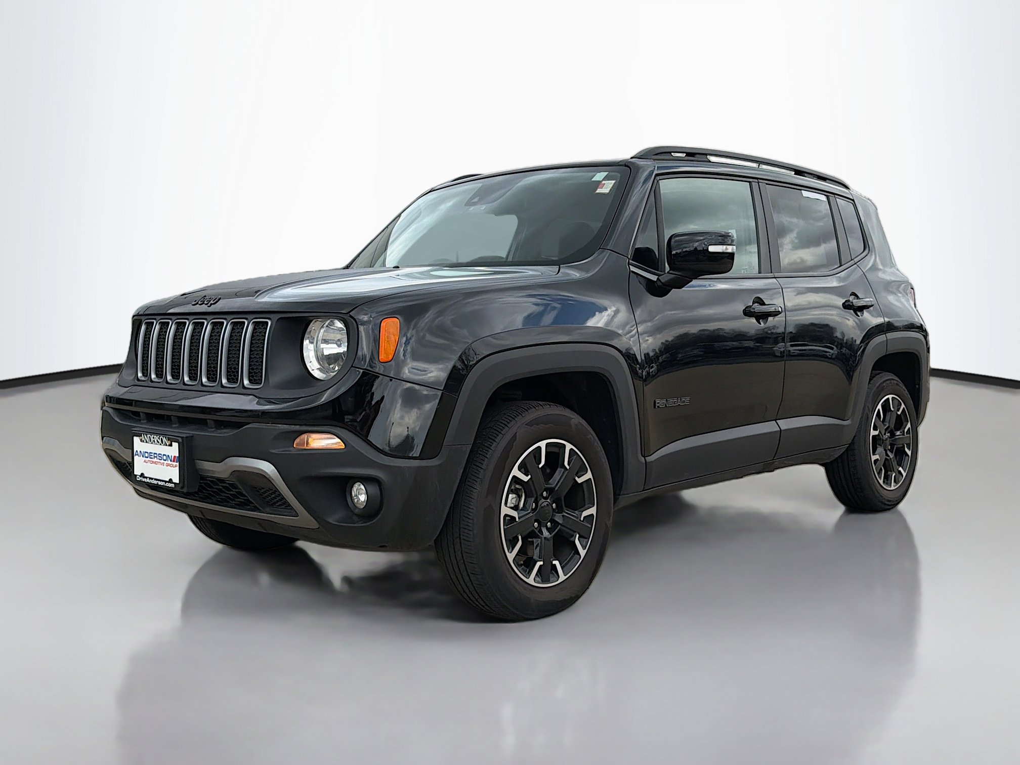 Used 2023 Jeep Renegade Latitude AWD/4WD image 12
