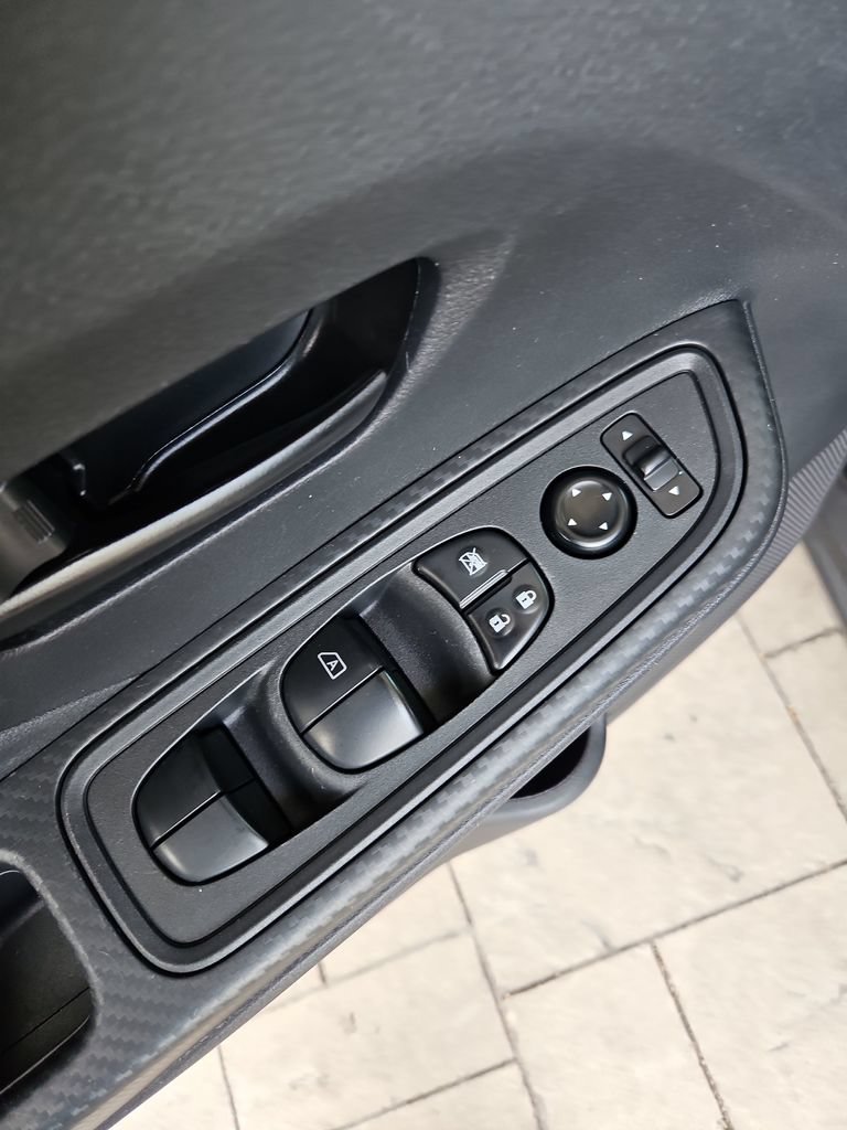 Used 2025 Nissan Versa S FWD image 24