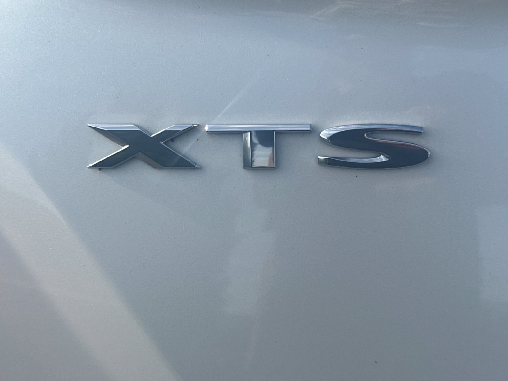 Used 2018 Cadillac XTS Luxury FWD image 38