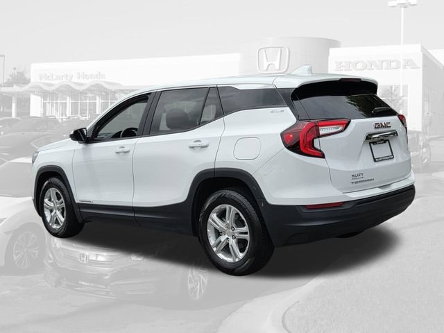Used 2024 GMC Terrain SLE FWD image 3