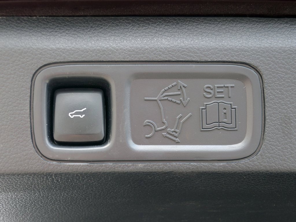 Used 2024 Ford Expedition Limited image 7