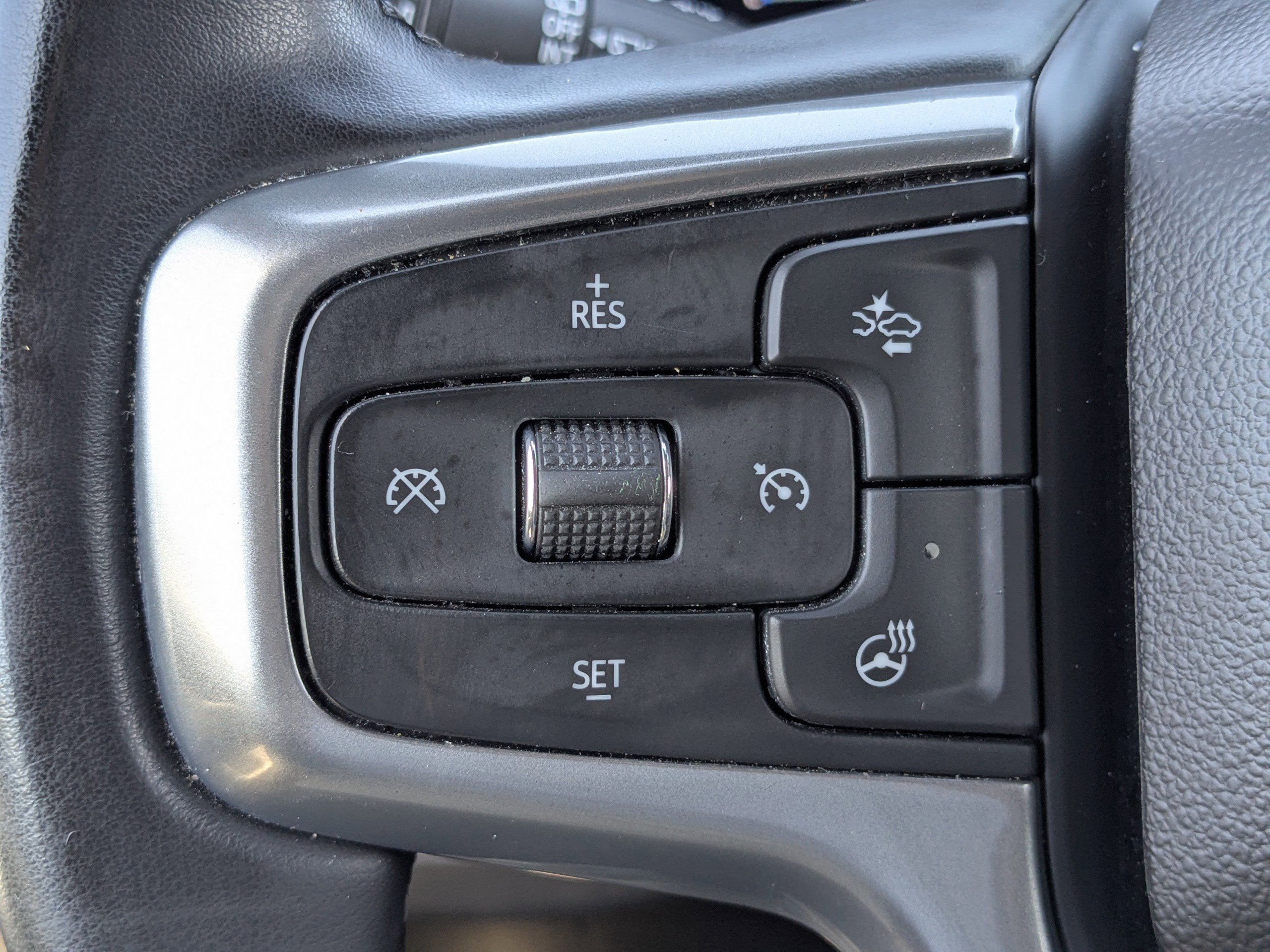 Used 2023 Chevrolet Suburban Premier image 27