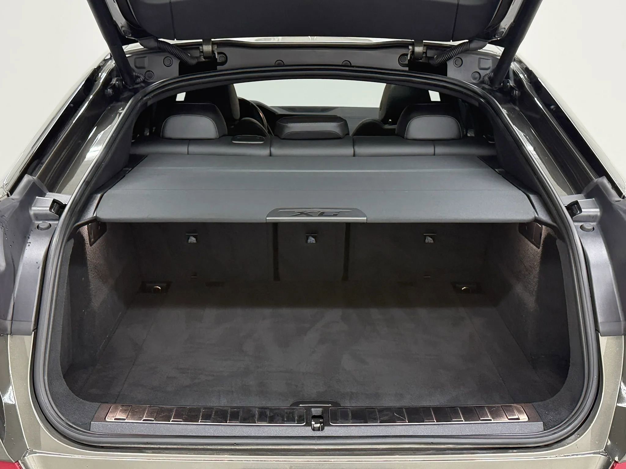 Used 2023 BMW X6 xDrive40i w/ M Sport Package image 37