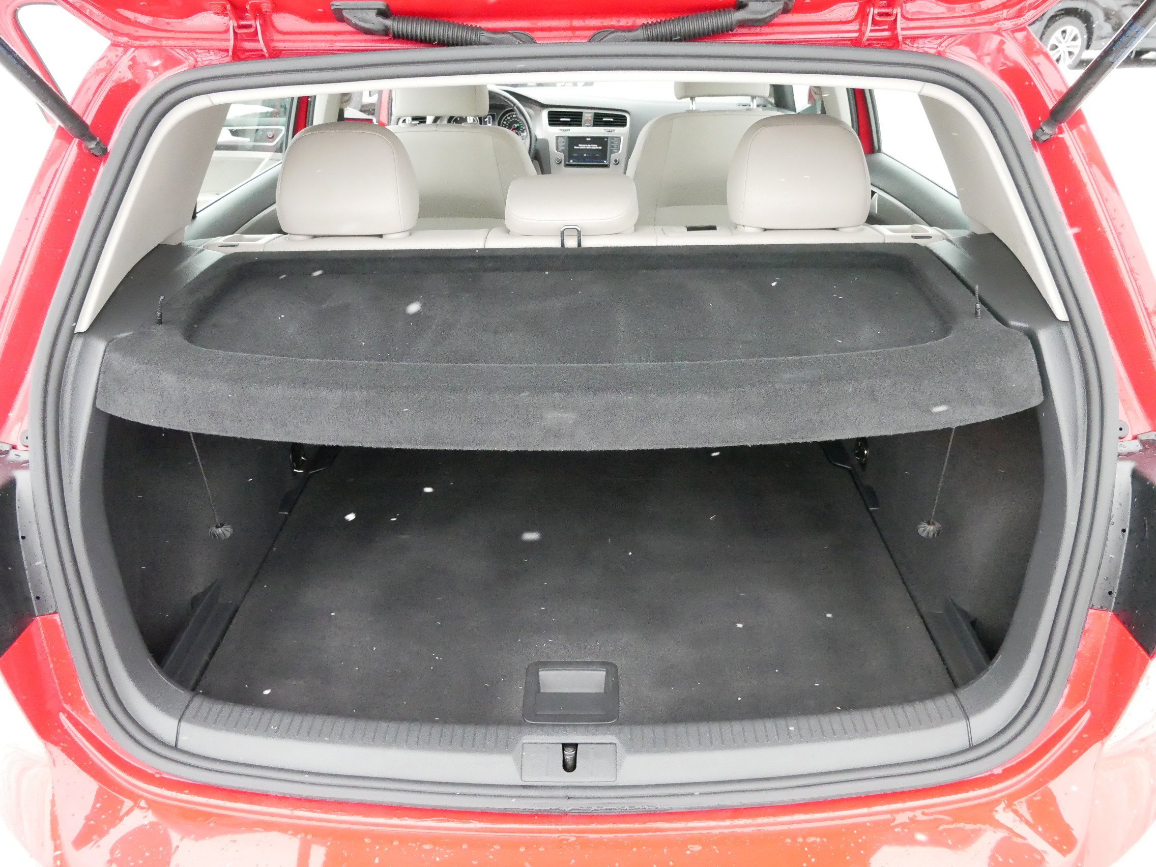 Used 2017 Volkswagen Golf Wolfsburg Edition image 18