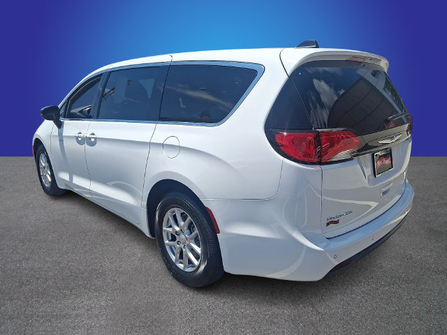 New 2027 Chrysler Pacifica LX FWD image 4