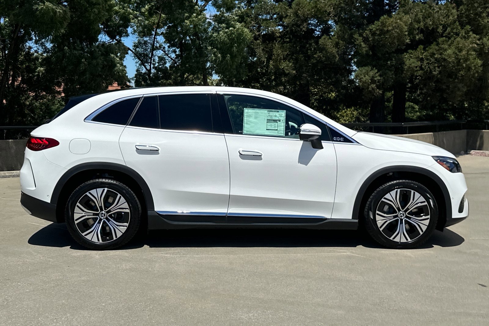 New 2025 Mercedes-Benz EQE 350+ 4MATIC SUV image 2