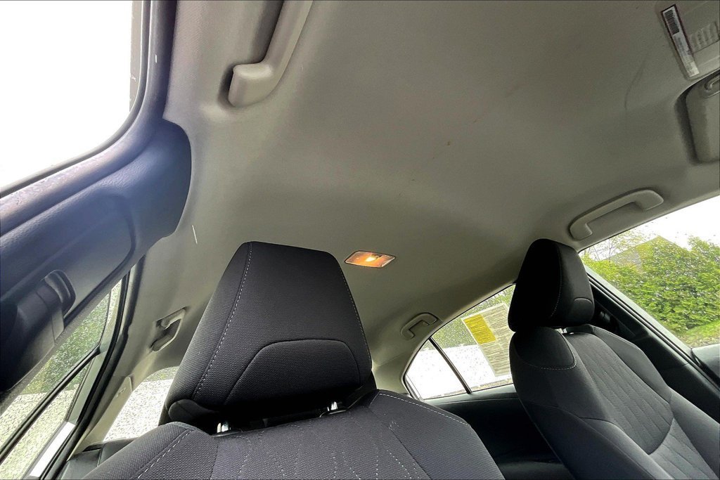 Used 2021 Toyota Corolla LE w/ Carpet Mat Package (TMS) FWD image 22