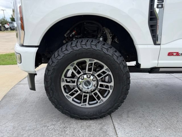 Used 2025 Ford F350 Platinum w/ Platinum Plus Package AWD/4WD image 4
