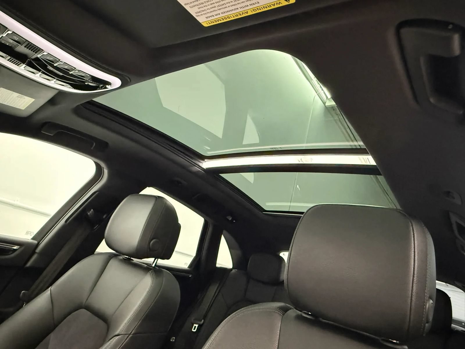 Used 2020 Porsche Macan AWD/4WD image 17