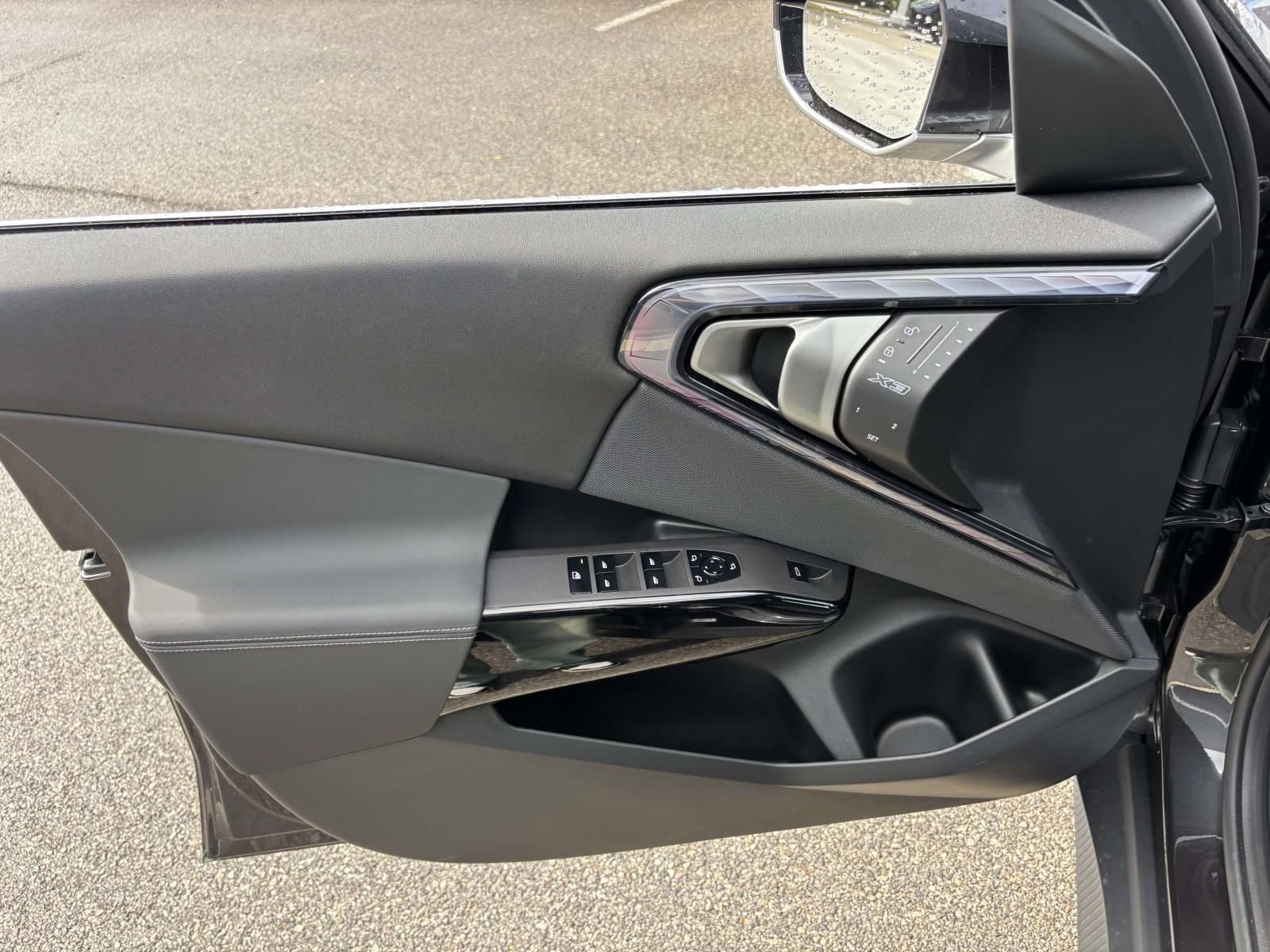 Used 2026 BMW X3 xDrive30 w/ Premium Package image 11