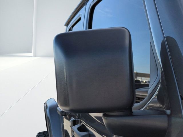 Used 2023 Jeep Gladiator Willys image 10