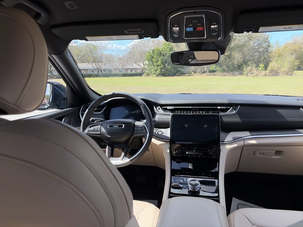 Used 2023 Jeep Grand Cherokee Limited image 25